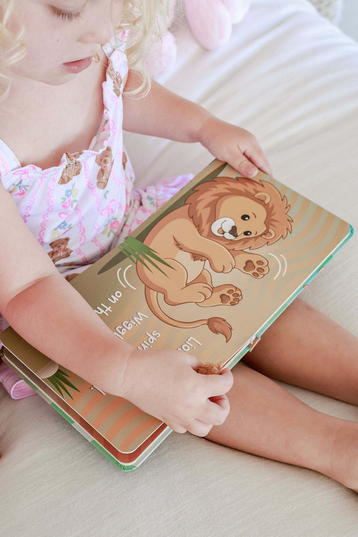 Cuddle Plush Friends Story Book | Rory Lion