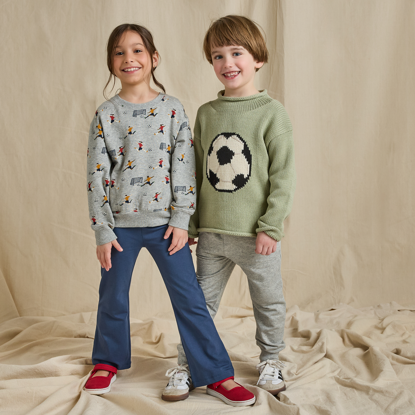 Play Sweatshirt - Mini Soccer Players
