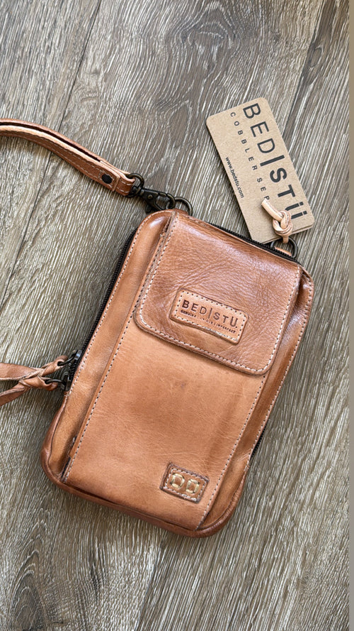 Bedstu Alelike, Tan Rustic