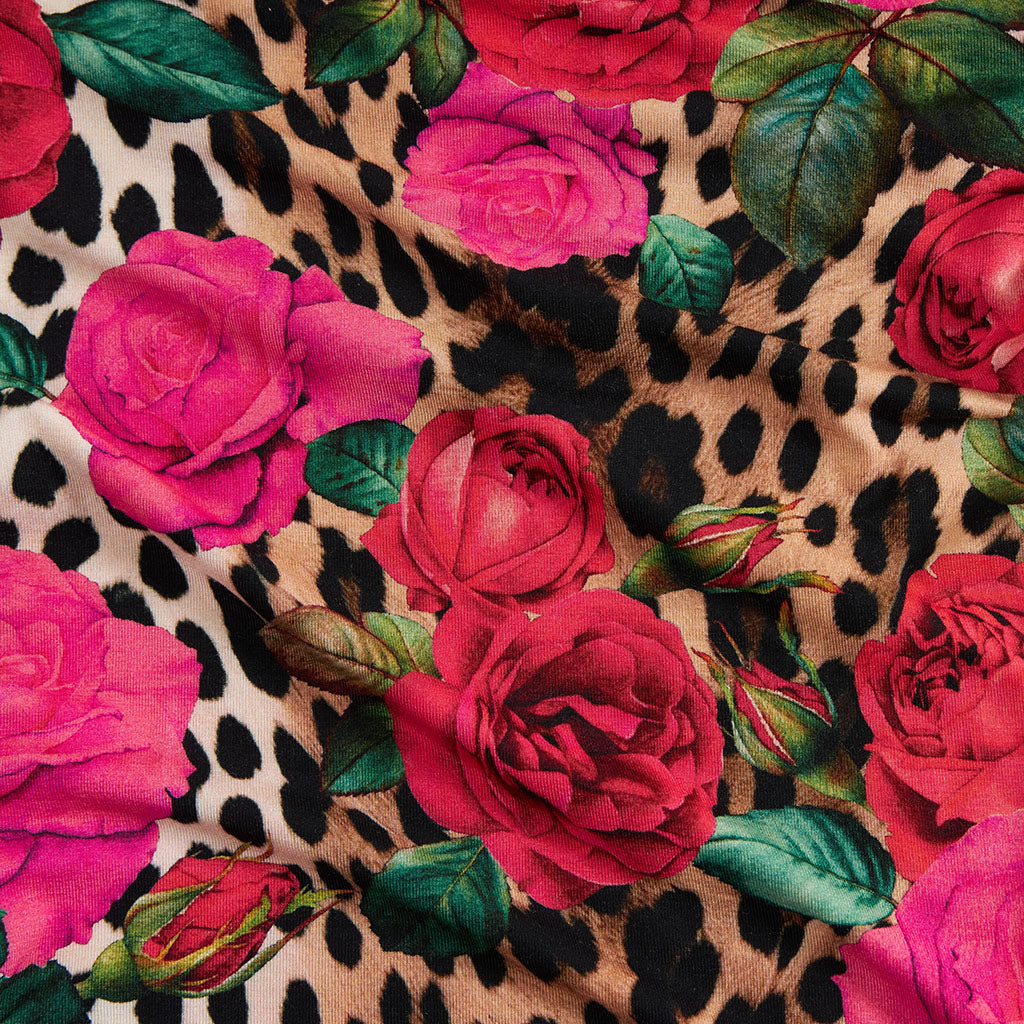 Wild Roses Ruffled Luxe Plush Patoo® Blanket