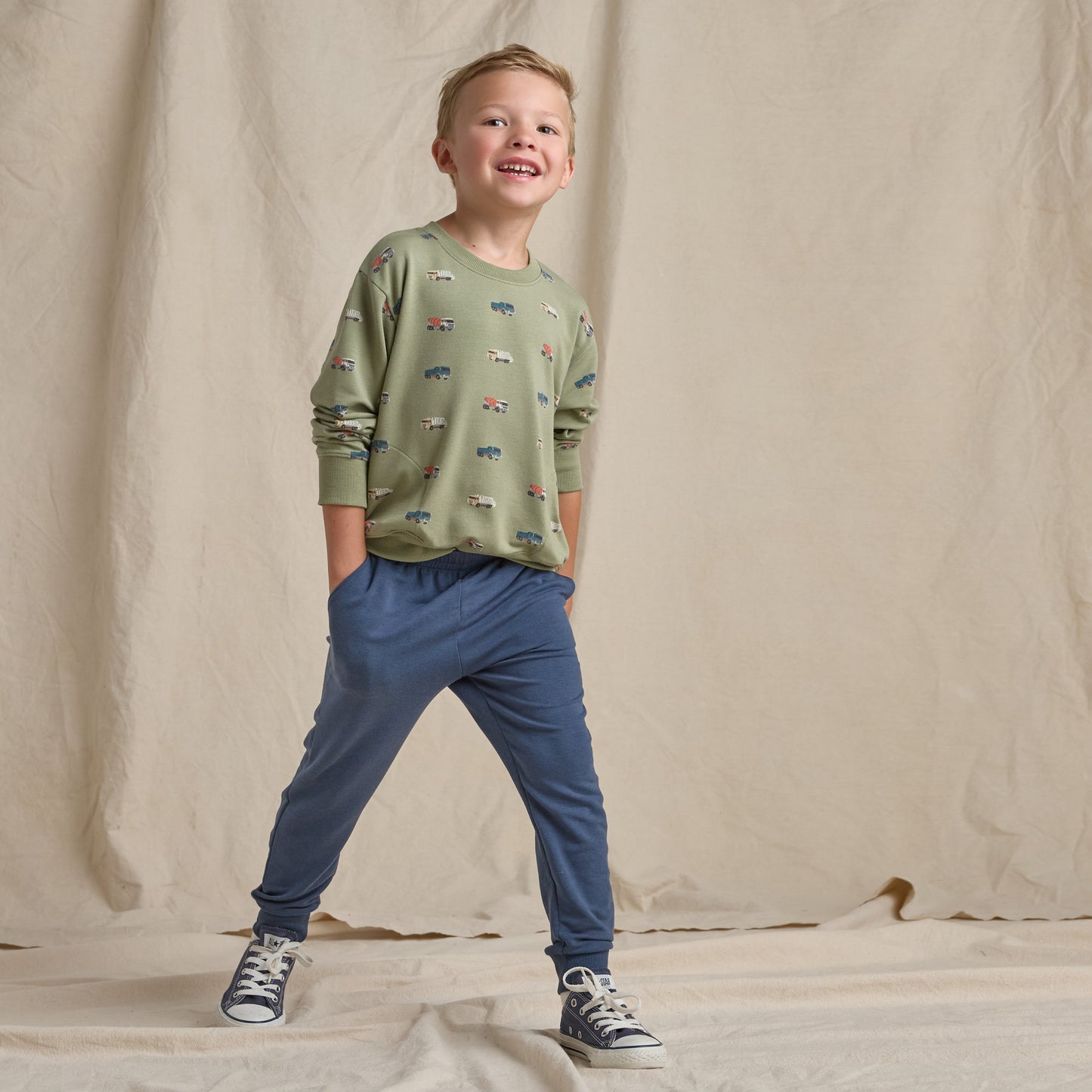 Play Sweatshirt - Trucks